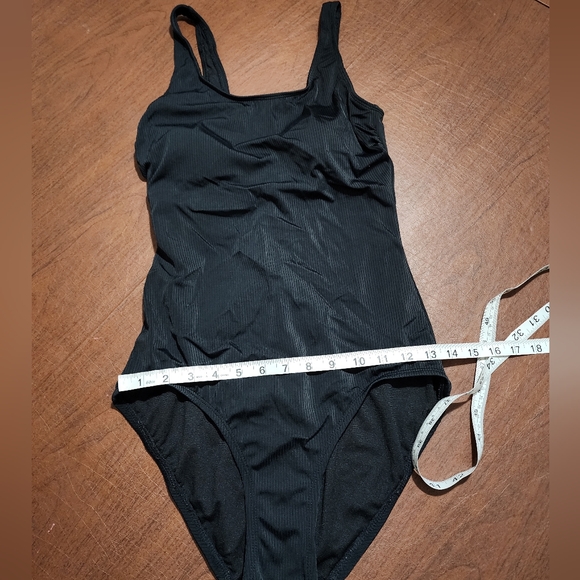 Catalina Elegant Black Swimwear - Picture 3 of 6